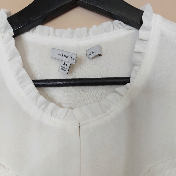 Naked Zebra White sleeveless blouse with ruffle detail at the neckline medium - Picture 5 of 7